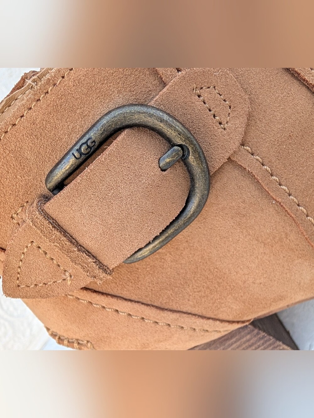 UGG Suede Ankle Booties in Tan with Side Zippers Woman's Sz 9